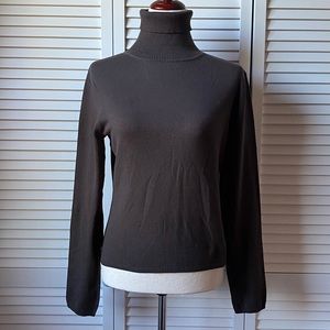 Romeo & Juliet Couture women’s Brown Turtleneck Size L